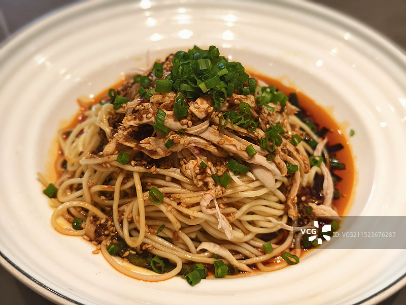 美味的食物面条，鸡丝凉面图片素材