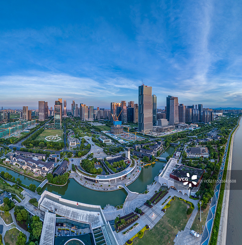 航拍浙江杭州钱江世纪城 杭州钱江世纪公园片区 钱塘江畔新城中轴线 钱塘江金融港湾核心区图片素材