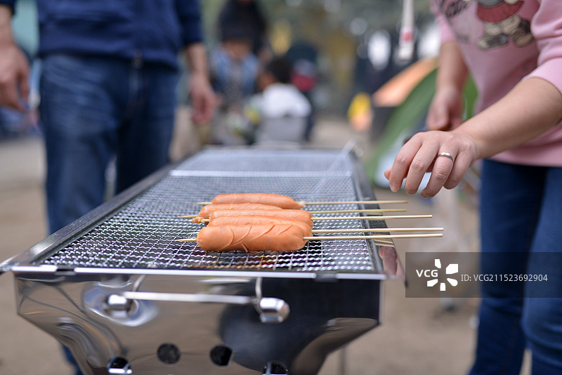 户外郊游聚餐烧烤特写图片素材