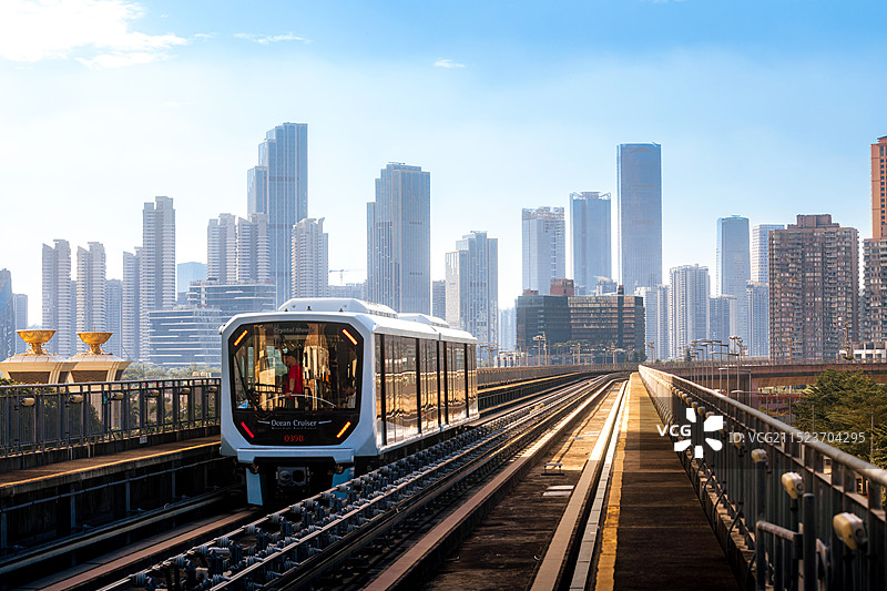 进城之路图片素材