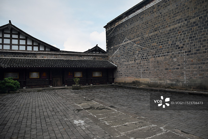 巴中平昌白衣古镇吴氏宗祠前院图片素材