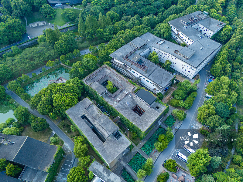 航拍中国美术学院象山校区 浙江杭州 开放式中式园林风格高校校园图片素材