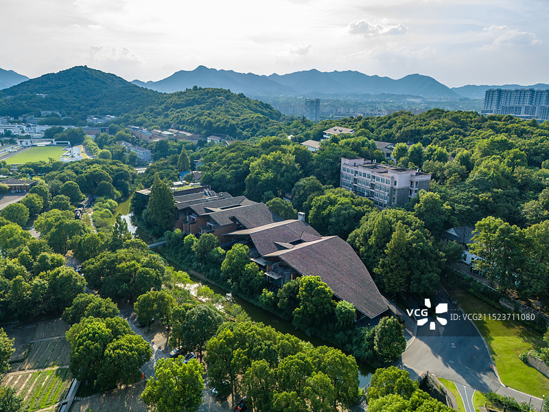 航拍中国美术学院象山校区 浙江杭州 开放式中式园林风格高校校园图片素材