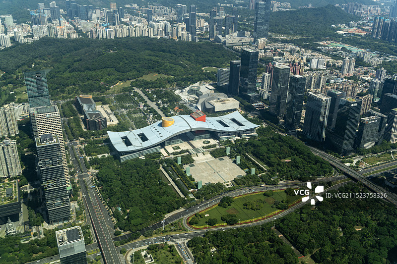 中国广东深圳福田中心区俯瞰市民中心中轴线都市风过图片素材