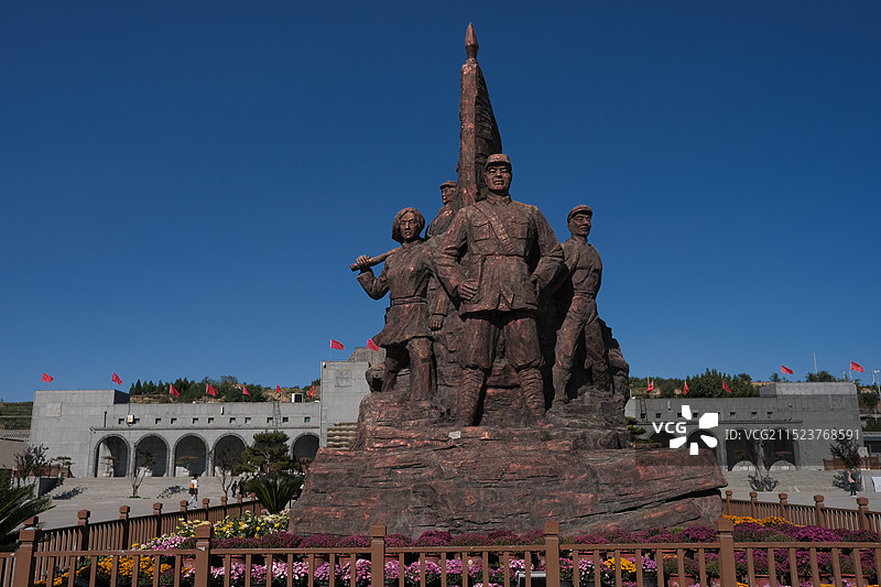 晋绥边区革命纪念馆广场雕塑图片素材
