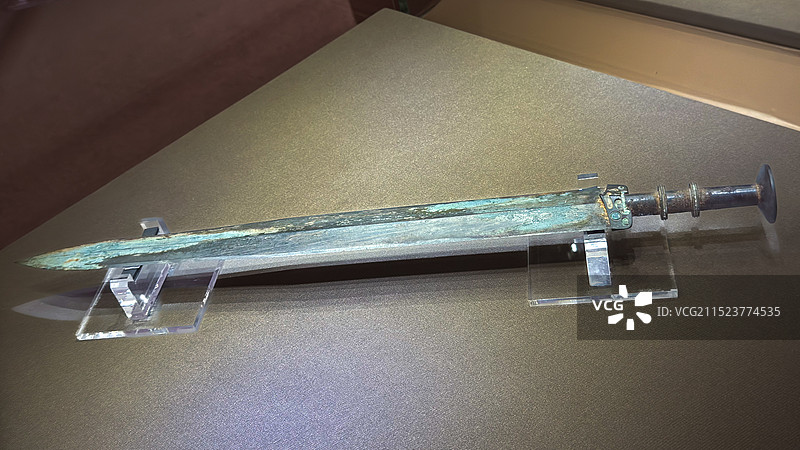 春秋 吴王夫差青铜剑 苏州博物馆图片素材