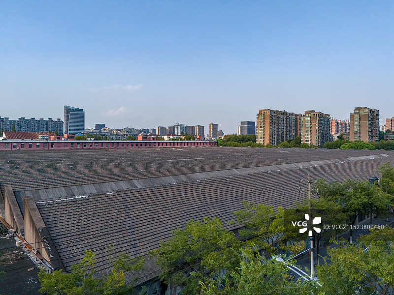 航拍杭州理想丝联166创意产业园 工业旅游文创园 丝绸纺织业大厂杭丝联老工业厂房 苏联式锯齿型厂房图片素材