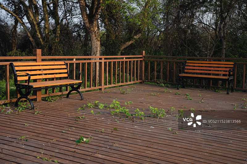 中山舰旅游区无人的观景台图片素材