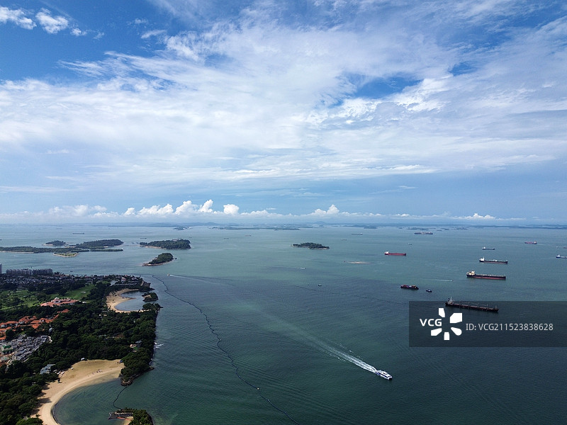 新加坡，航拍圣淘沙岛南部海面、巴拉望海滩。图片素材