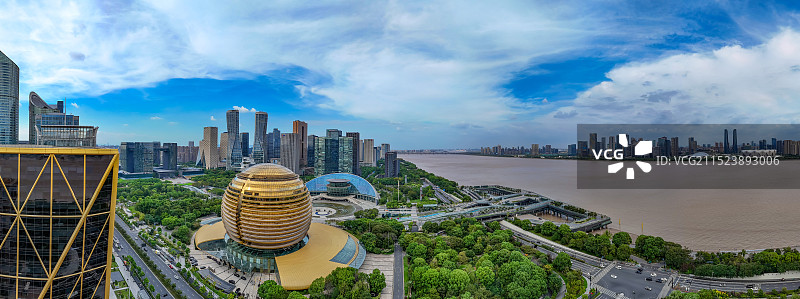 航拍杭州洲际酒店杭州国际会议中心 地标建筑大金球 钱塘江畔杭州城市阳台 都市风光 杭州大剧院图片素材