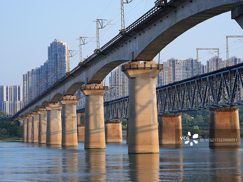 湘江上湘潭铁路桥城际铁路图片素材