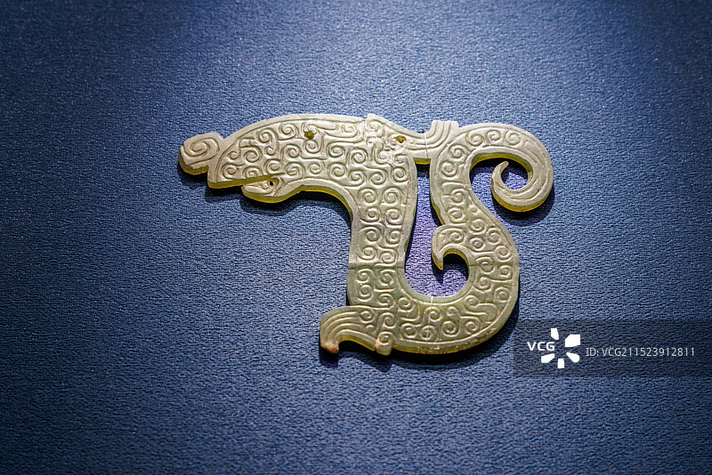 战国龙形玉佩·山西省长治市分水岭270号墓出土·山西博物院藏图片素材