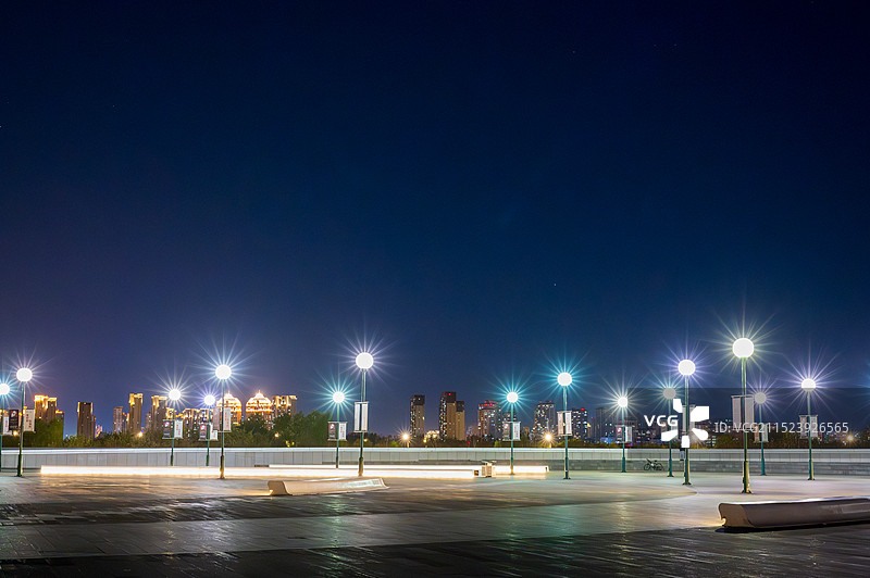 哈尔滨大剧院 路灯图片素材