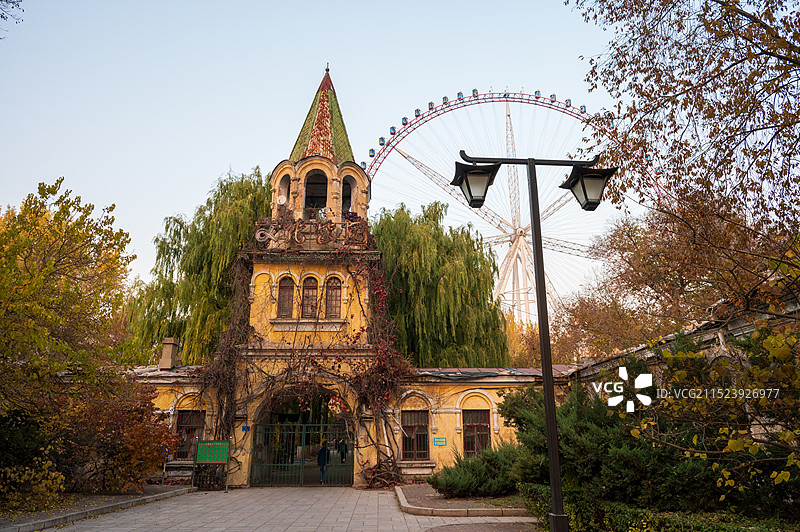 哈尔滨 秋天 文化公园 大门图片素材