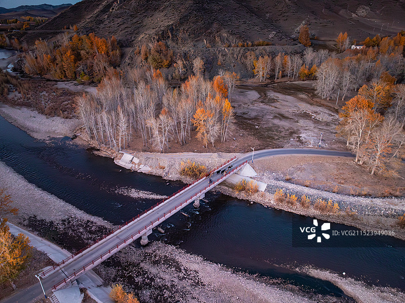 阿勒泰青河县秋季日出图片素材
