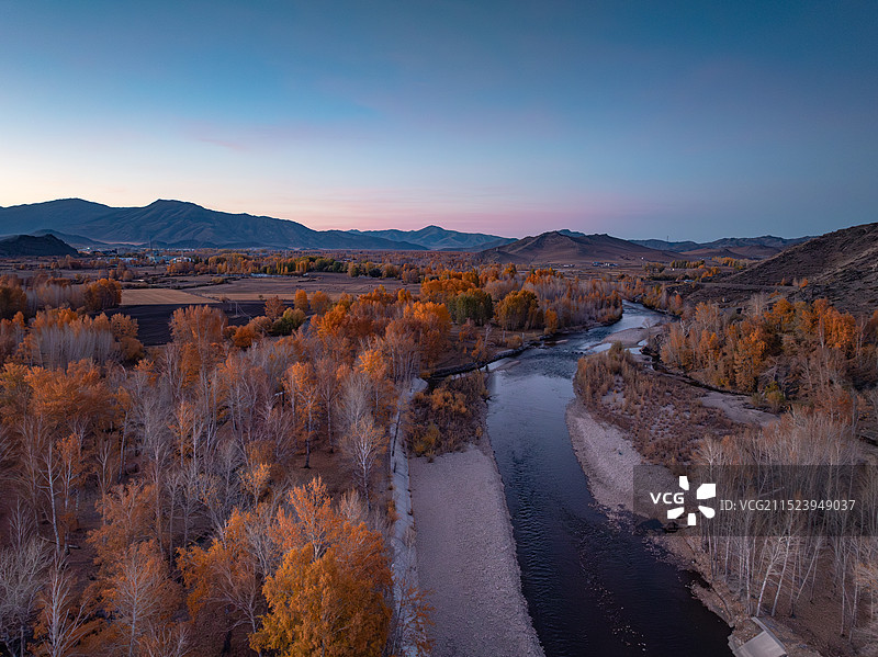 阿勒泰青河县秋季日出图片素材