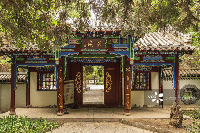 甘肃酒泉市肃州区汉式园林——西汉酒泉胜迹左公园大门图片素材