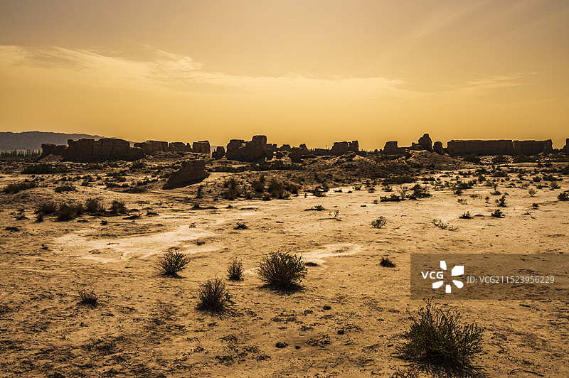 甘肃酒泉瓜州汉唐遗址——六工城遗址图片素材