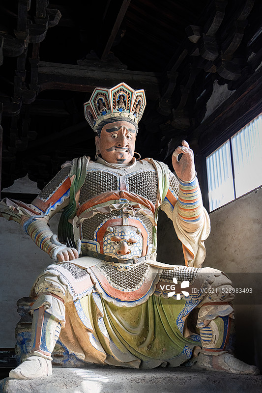 山西大同善化寺天王殿右手持蛇的广目天王图片素材