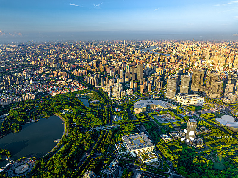 世纪广场 全景航拍上海浦东开发开放：日出时刻俯瞰超级城市 黄浦江沿岸 世界级滨水空间 人民城市为人民图片素材