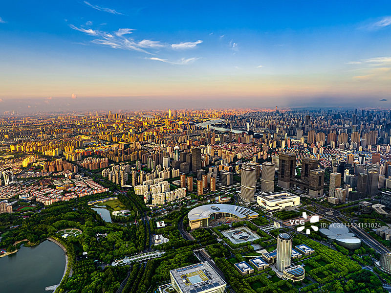浦东花木社区-塘桥街道：日出时刻俯瞰超级城市 黄浦江沿岸 世界级滨水空间 人民城市为人民图片素材
