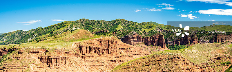同德石藏丹霞国家地质公园，在青海海南州同德县河北乡秀麻乡境内，属于地貌及景观类地质公园图片素材