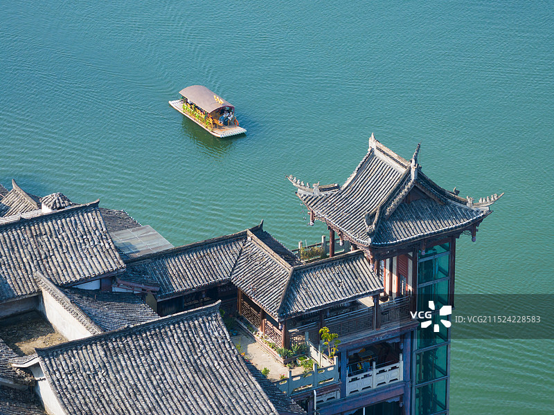 重庆合川文峰古街嘉陵江上的客船图片素材