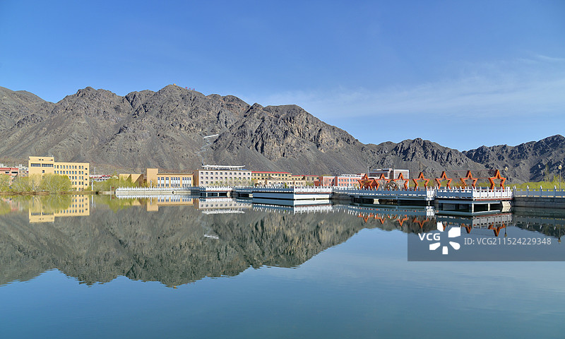天上下的伊吾河和伊水园风景区，新疆哈密，伊吾县著名旅游风景区图片素材