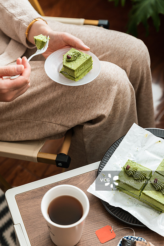 抹茶蛋糕袋泡茶下午茶点心图片素材
