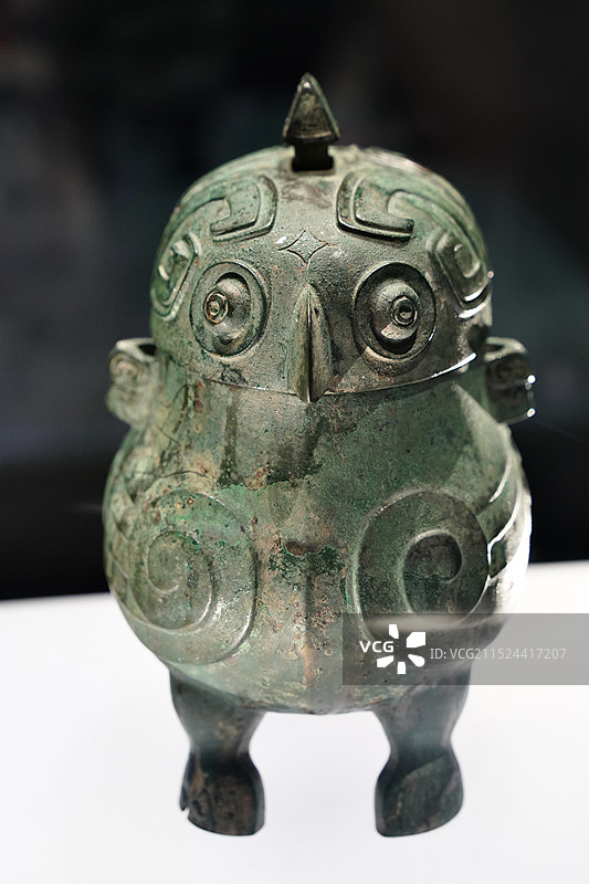 山西省博物院的鸮卣图片素材