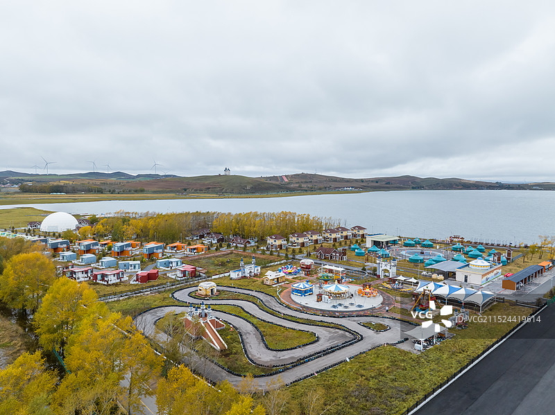 航拍河北省张家口沽源天鹅湖度假村图片素材