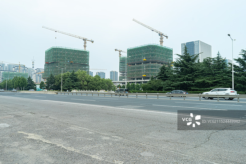 中国城市市风光拍摄主题，马路公路市区路和拥挤的城市居住区，户外白昼无人图像摄影图片素材