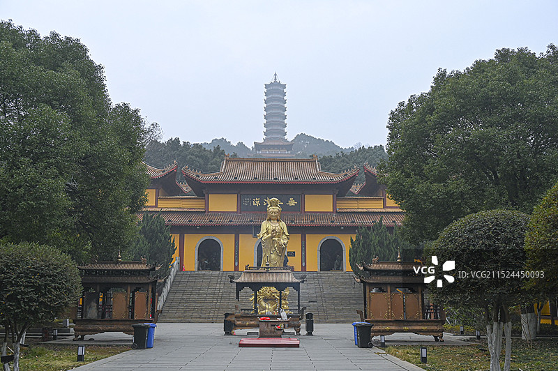 湖南岳阳著名寺庙圣安寺内佛教建筑特写图片素材
