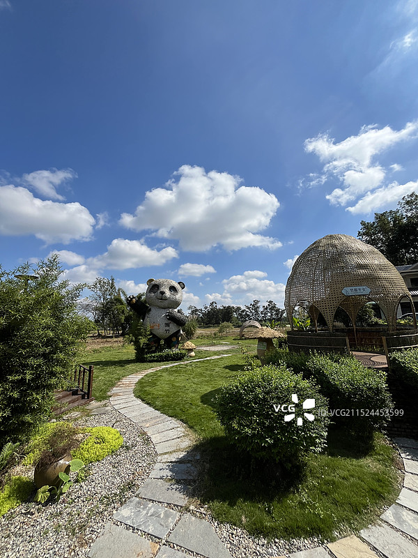 成都崇州道明竹艺村竹编大熊猫图片素材