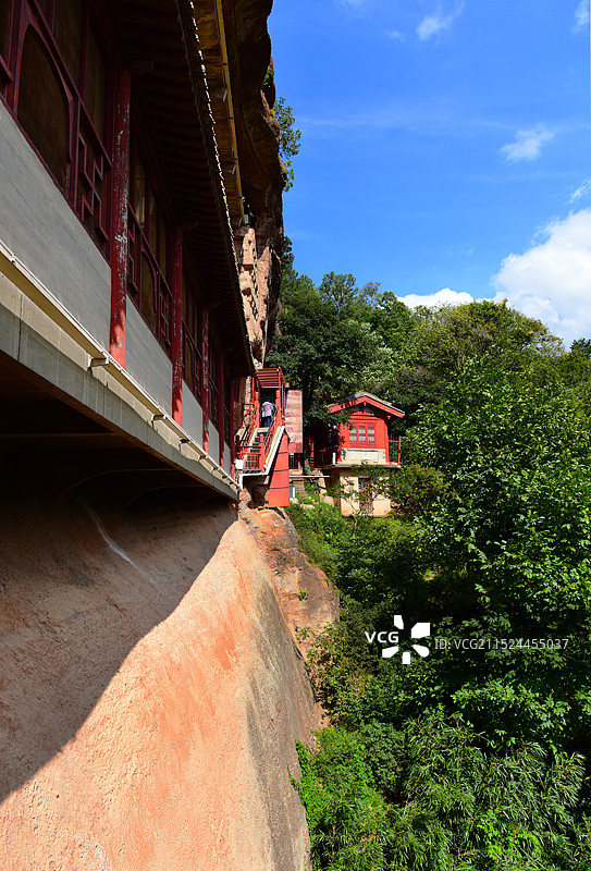 甘肃省天水市麦积区麦积山石窟图片素材
