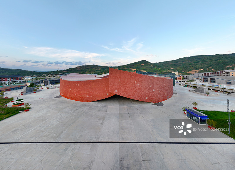 甘肃省天水市麦积区麦积山石窟游客中心航拍图片素材