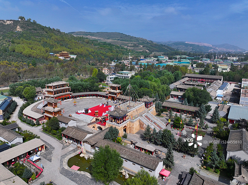 青海省海东市互助县土族故土园彩虹部落航拍图片素材