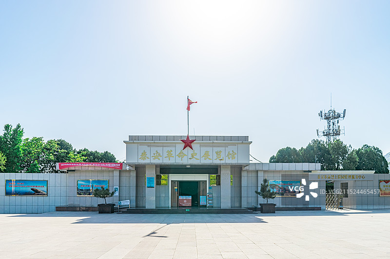 中国非都市风光拍摄主题，山东省泰安市泰山区革命烈士陵园公园，革命史展览馆，户外白昼无人图像摄影图片素材