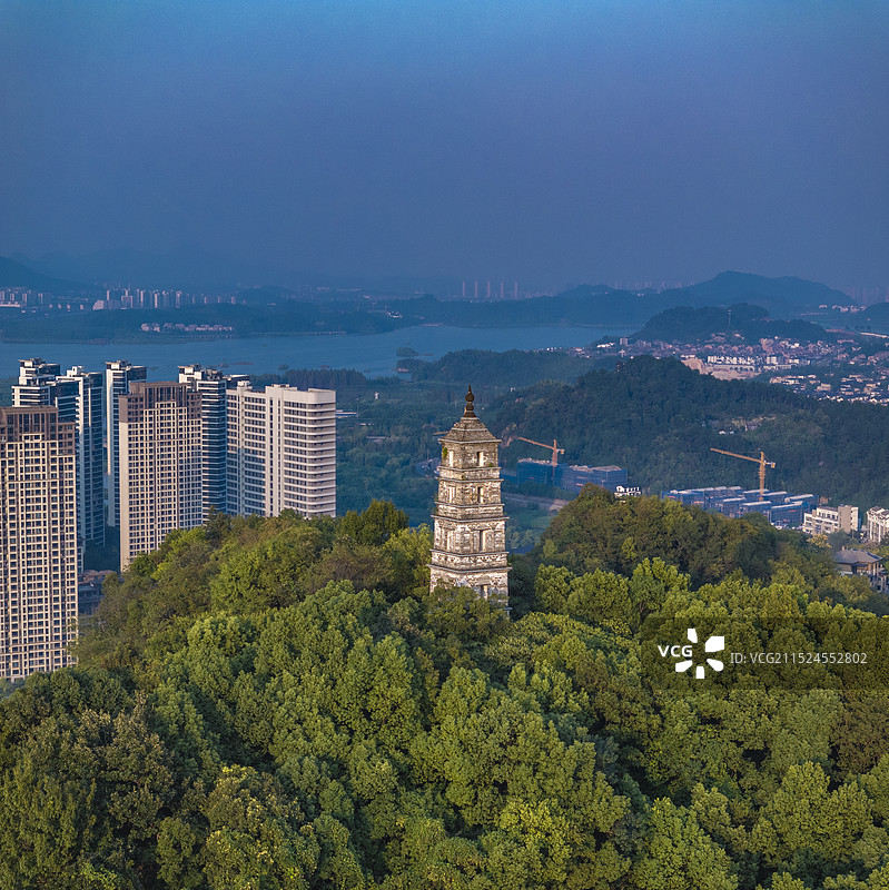 航拍临安功臣山功臣塔图片素材