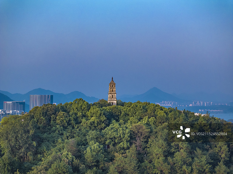 航拍临安功臣山功臣塔图片素材