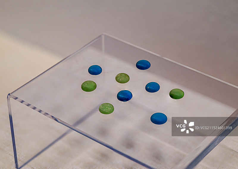 广东省博物馆展出的琉璃文物图片素材