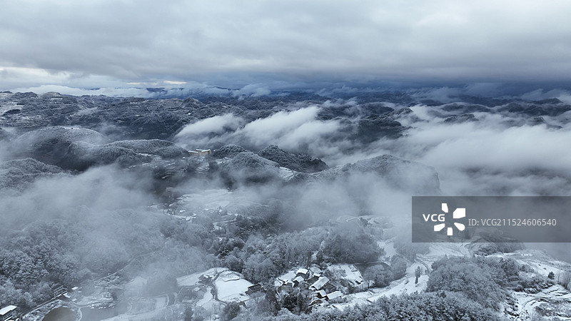 贵州省铜仁市思南县-杨家沟水库周边村庄-云海及雪景风光图片素材