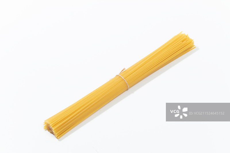 白色背景上的意大利面图片素材
