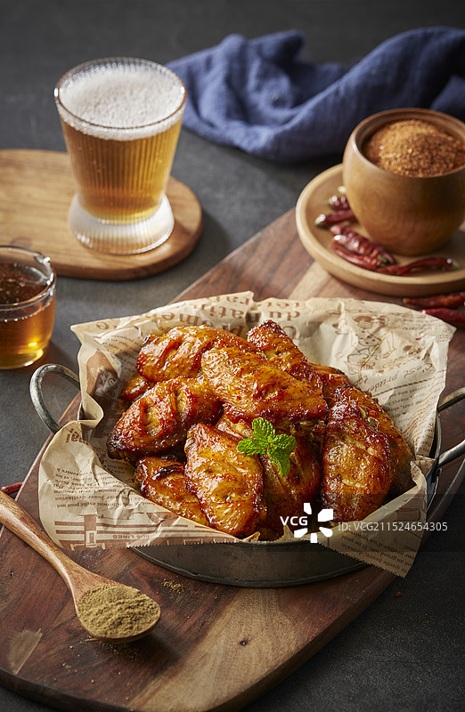 中餐美食烧肉 蜜汁烤鸡翅图片素材