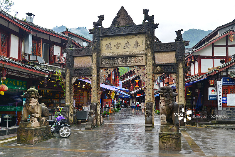 清凉温润幽静的泰安古镇，四川成都，青城山后山风景区图片素材