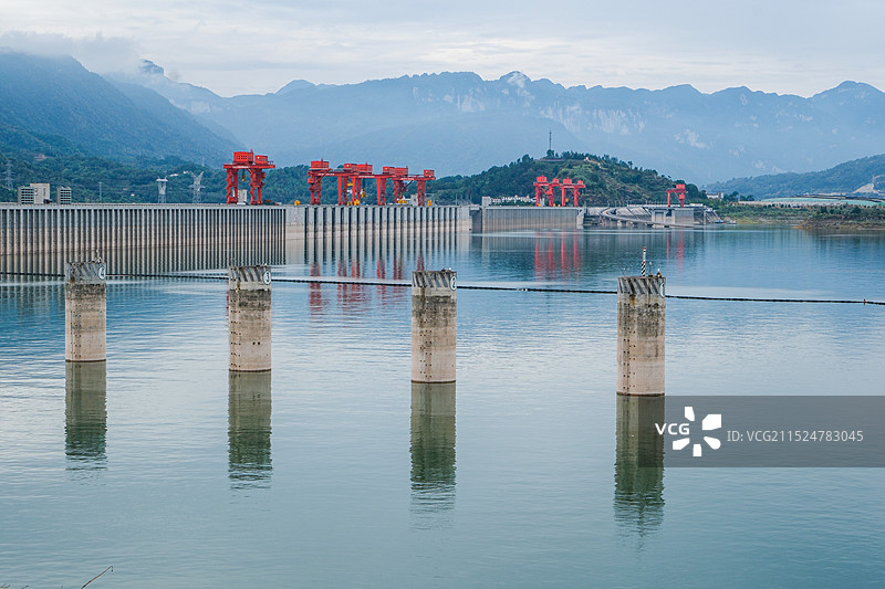 中国湖北宜昌，长江三峡风光，高峡平湖，云雾缭绕，三峡大坝，三峡大坝185园区，西陵峡图片素材