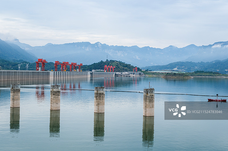 中国湖北宜昌，长江三峡风光，高峡平湖，云雾缭绕，三峡大坝，三峡大坝185园区，西陵峡图片素材