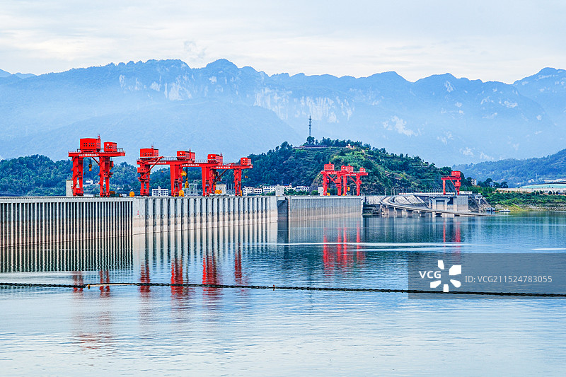 中国湖北宜昌，长江三峡风光，高峡平湖，云雾缭绕，三峡大坝，三峡大坝185园区，西陵峡图片素材