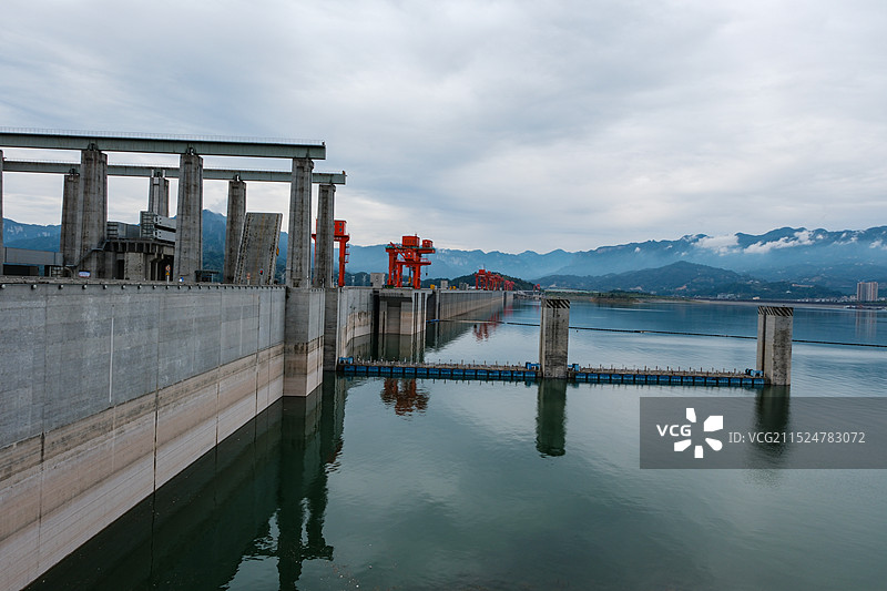 中国湖北宜昌，长江三峡风光，高峡平湖，云雾缭绕，三峡大坝，三峡大坝185园区，西陵峡图片素材