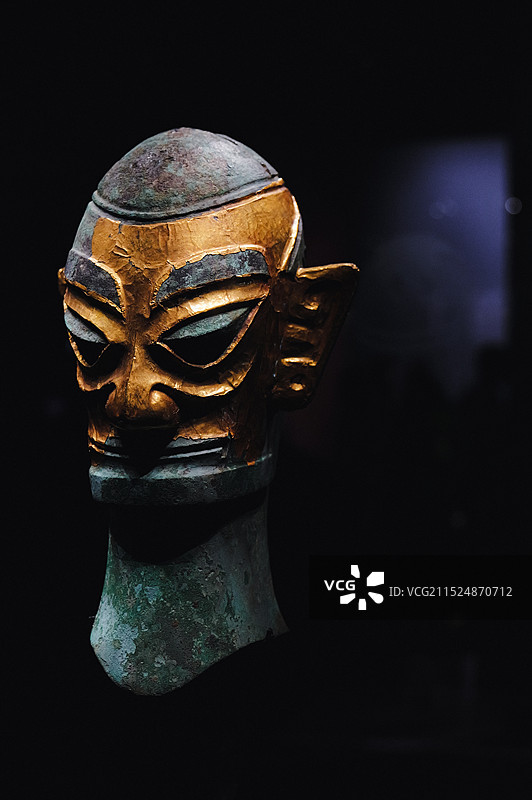 在三星堆逗留太久，太阳下山了，才走到唐朝。图片素材